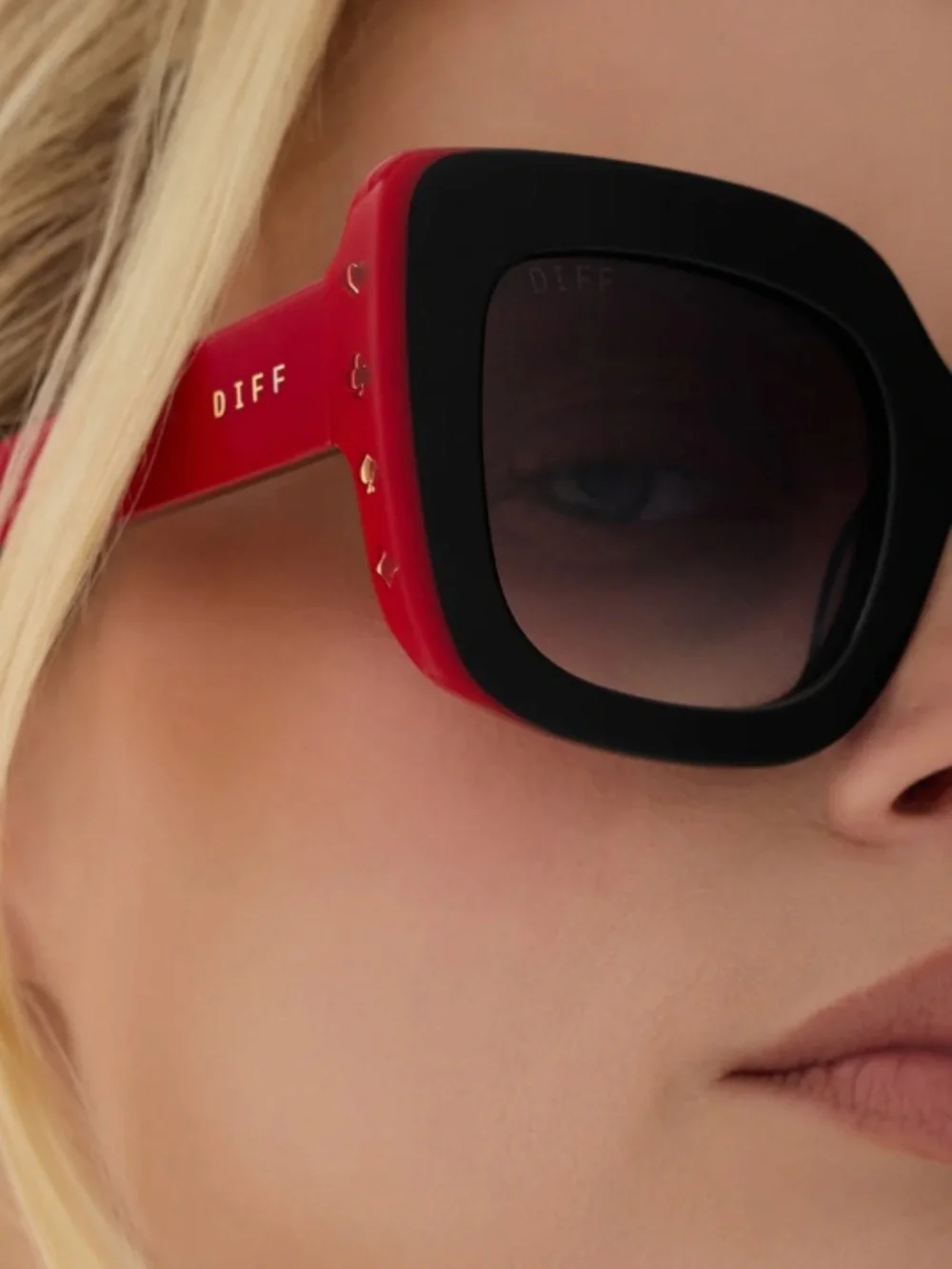 Diff BNIB Disney The Queen of Hearts frame Alice in Wonderland Sunglasses.